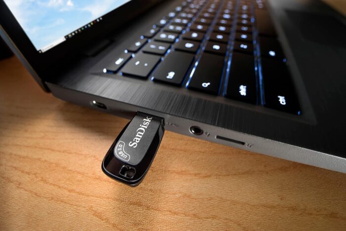 SanDisk Ultra Shift USB 3.0 64 GB Pen Drive - Image 2